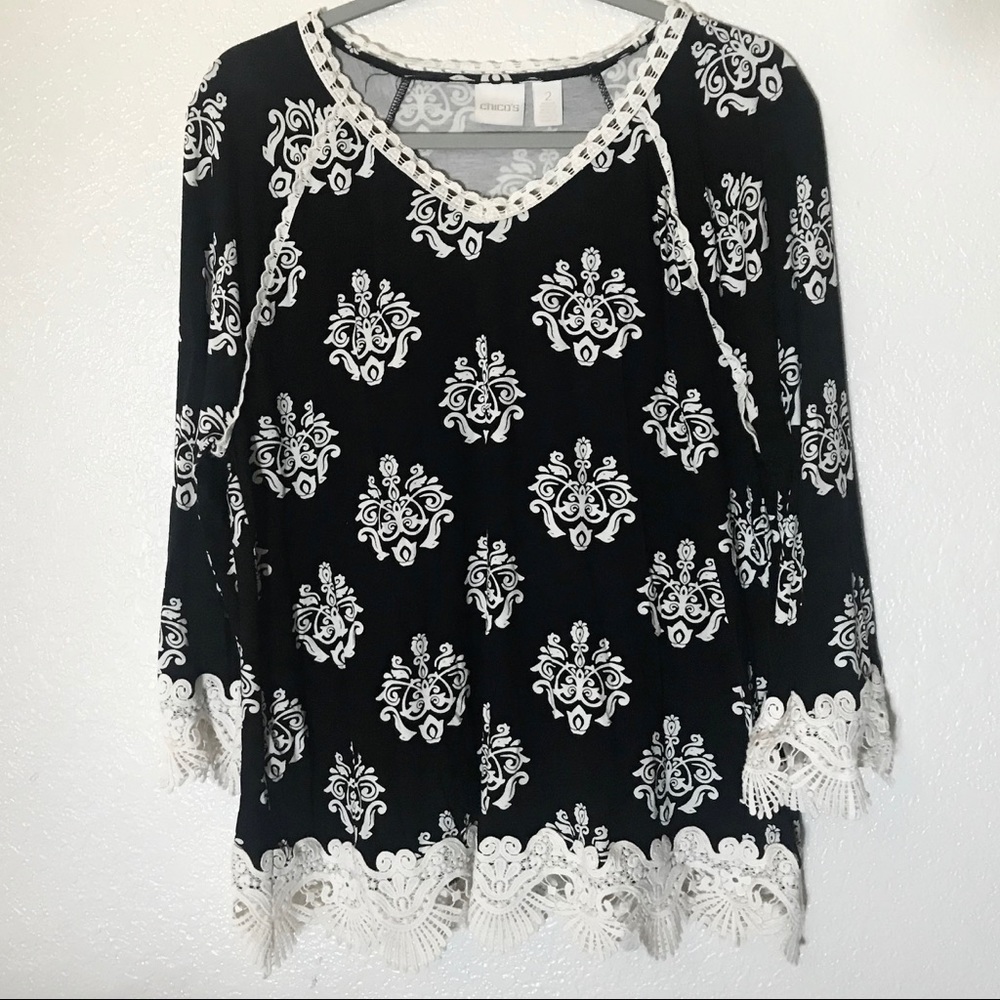 Chico’s lace black and cream blouse size 2 (12/14)